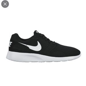 Women’s Nike Kashi Sneakers